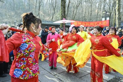 ​滁州：琅琊山庙会盛大回归 全天游客量突破10万人次