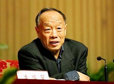 2003年，钱其琛曾告诫当上外长的李肇星∶不要把官衔太当回事