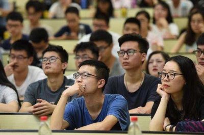 ​大学挂科有什么后果？这3个影响要知道，别大意