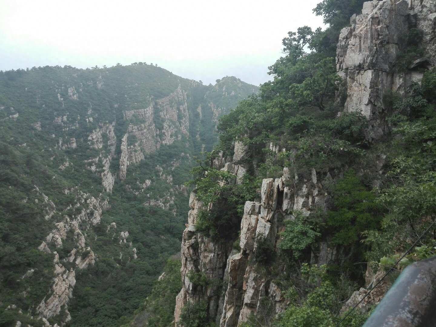 大黑山：佛、道、儒三教合一，是辽东地区著名的宗教圣地