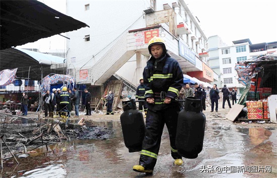 广西融安县大良镇一烟花爆竹店爆炸失火事故原因初步查明