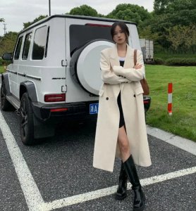 ​胡楚靓，邻家小妹变富婆，在她身上，我们可以复制什么？