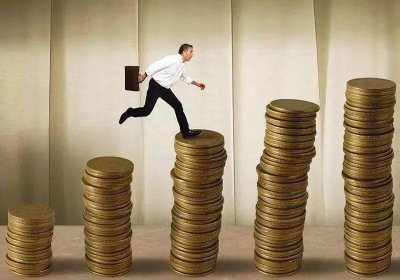 ​世界首富“换人”，身价1.35万亿，反超马斯克，是马云的8倍