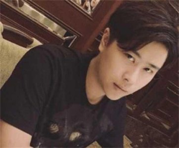 ​卢本伟带动吃鸡大节奏，前WE队长若风吃鸡被实锤开挂！