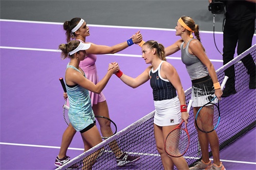 网球——WTA年终总决赛:巴博斯/姆拉德诺维奇胜梅尔滕斯/萨巴伦卡