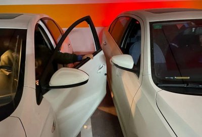 ​济南业主质疑车位“缩水”：明明标注2.4米宽，一量竟少了13厘米，停车全靠