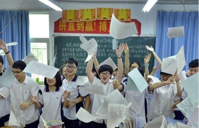 ​20年高考新规，复读生将受影响，了解“报考标准”对高考更有利