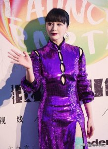 ​范冰冰未修图照片曝光，显老态！GUCCI开衩亮片裙，性感撩人