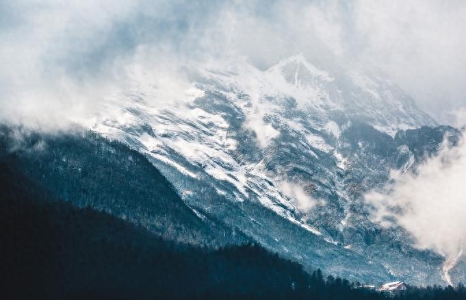 徒步玉龙雪山4680海拔，天朗气清乾坤万里，盖世而独立！