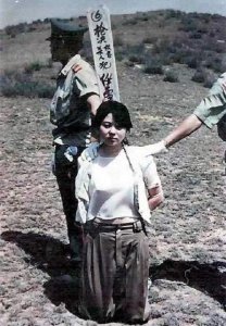 ​30年前“最美死刑犯”任雪：穿露脐装上路，枪决前她突然张开了嘴