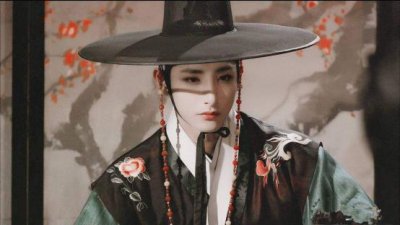 ​《夜行书生》李洙赫，网友：反派的五官决定了我的三观