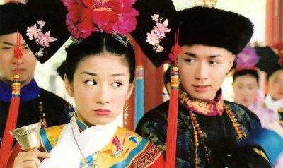 ​黄奕微博喊话古巨基：回一下私信，却被群嘲吃相太难看