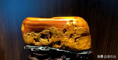 ​这小学教师用8800元买下一拖拉机的黄蜡石，转手卖出88万