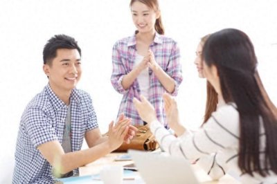 ​同事间日久生情的8个表现