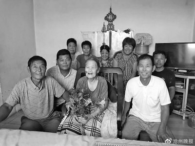 ​沧州黄骅一97岁老人成为村里“活日历”：村里60岁以上老人的生肖、生日全