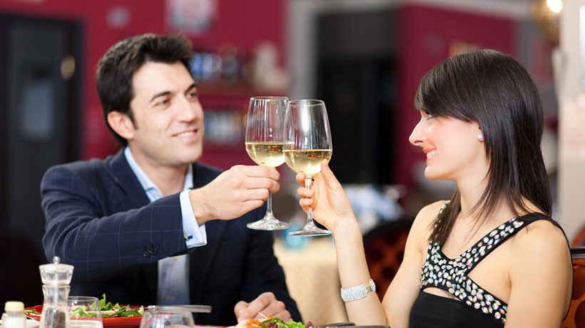 离婚后男人心里还有前妻的表现（前妻在男人心里的地位）