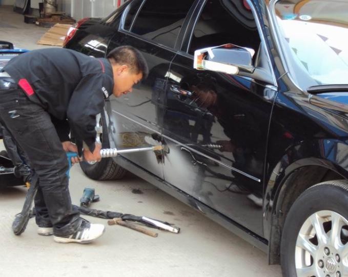 新车被别人刮了点漆怎么办(小刮蹭千万别补漆)