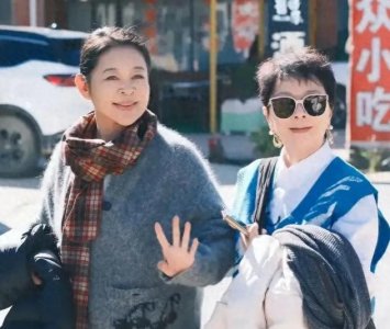 ​63岁演员蔡明自曝低血糖，胆也被摘除了，常年不吃早饭惹的祸