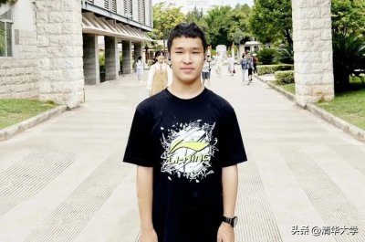 ​励志！脑瘫男孩697分考入清华！
