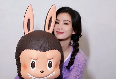 ​刘诗诗整容了？面部僵硬眼尾上挑，网友：开眼角，提肌了