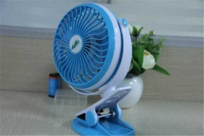 ​小风扇能边充电边用吗 使用小风扇时候要注意什么