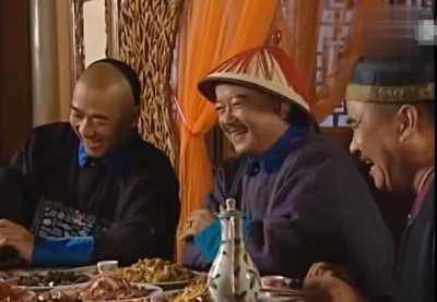 ​如果“侍郎是狗”是调侃，风尘女子戏公侯则是刚烈