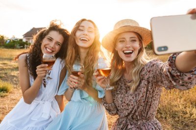 ​闺蜜过生日发说说最暖心的话 好姐妹生日祝福语