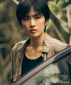 ​猎冰带火姚安娜，为何任正非三个子女三个姓？唯一儿子任平太低调