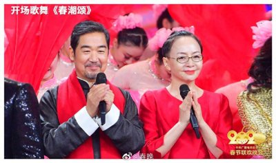 ​佟丽娅第1次主持春晚，靠颜值“撑场”！长得美就是“硬道理”