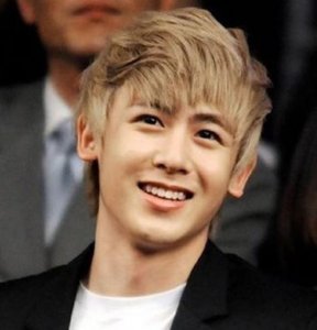 ​哎呦！尼坤女友金允智简介资料 金允智尼坤综艺节目合照