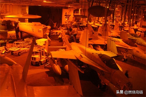 世界常规动力航母的巅峰——已经退役的美国“小鹰”级航空母舰
