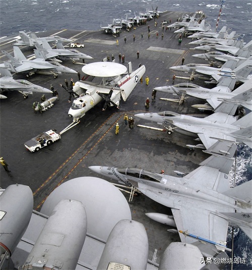 世界常规动力航母的巅峰——已经退役的美国“小鹰”级航空母舰