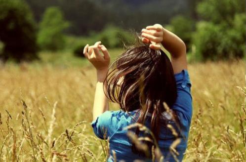 十五的月亮十六圆祝福语最新[24句]