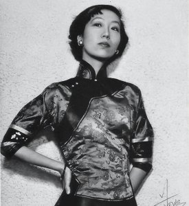 ​1995年，张爱玲在美国孤独病逝，留下遗言：不许任何人看我的遗体