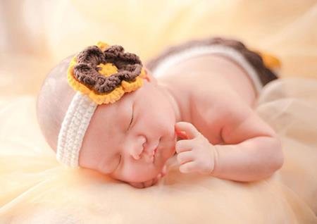 女孩名字中三点水旁的字