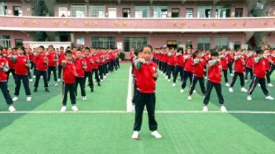 ​荔浦：国学武术操扮靓花样大课间 提升学生精气神