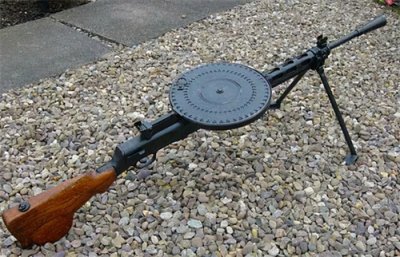 ​苏联“唱片机”—捷格加廖夫轻机枪