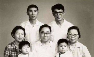 ​高晓松从未祭奠父亲，遗产分文不取，父子关系冰冷如同季羡林季承