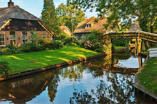 全世界最美的10个小镇，此生一定要去一次