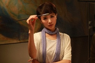 ​心机婊颂芝，刘钇彤戏里戏外两不同，多才多艺引赞誉