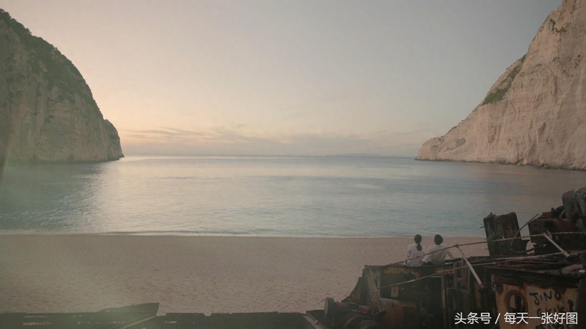 高清剧照系列之太阳的后裔宋仲基宋慧乔