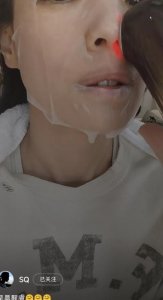 ​47岁舒淇晒无修图全素颜，脸上雀斑明显，皮肤紧致无皱纹状态超