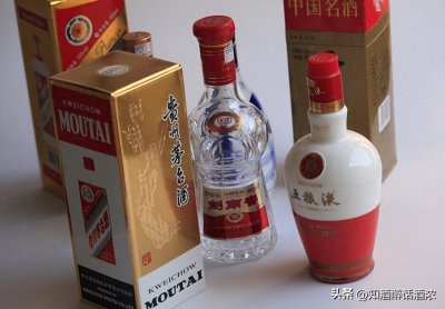 ​白酒全线下跌：什么时候能入手买酒？2024买酒建议与价格表分享！