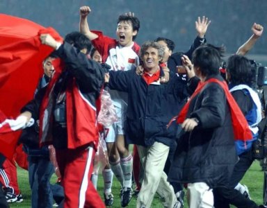 ​回顾国足2002年晋级世界杯：占天时地利人和，现役国足能力差