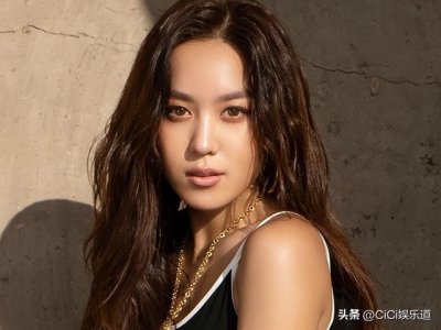 ​韩国性感女星金熙贞泳衣姿态健康性感美