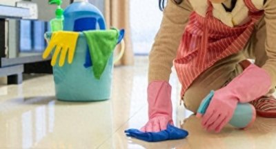 ​白天当保姆晚上当老婆，47岁离异男娶24岁小保姆，没想到那天