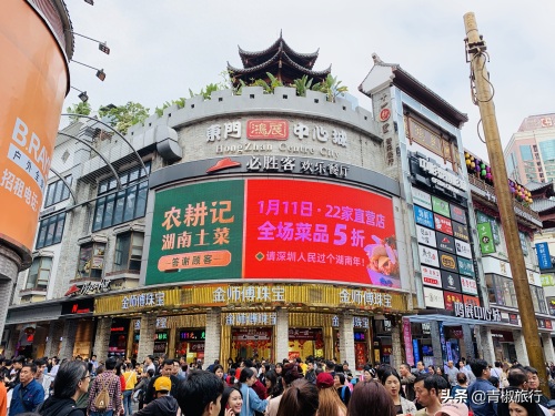 深圳这条土豪商业街，美女如云花钱如流水，人气旺全城人都来购物