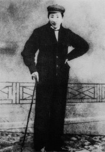 ​秋瑾自称“鉴湖女侠″，32岁英勇就义