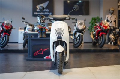 ​售19900元，五羊本田合资电动踏板，续航300里，不可小觑