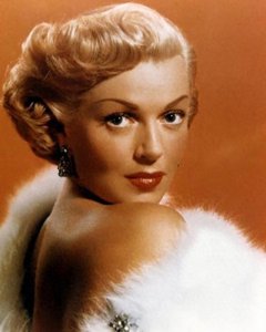 ​好莱坞巨星拉娜:不停恋爱同居，交往83任男友，2位美国总统迷恋她